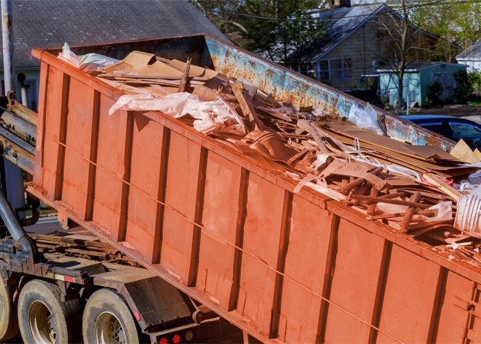 You are currently viewing How Roll-Off Dumpsters Reduce Stress and Mess During Home Remodeling?
